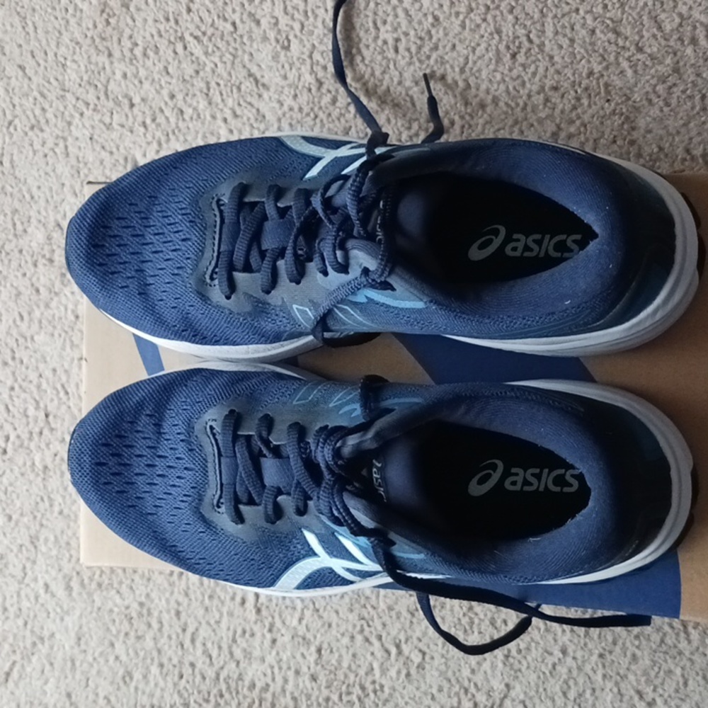 Asics Women's Blue GT-1000 Running Shoes - Size 9 Wide